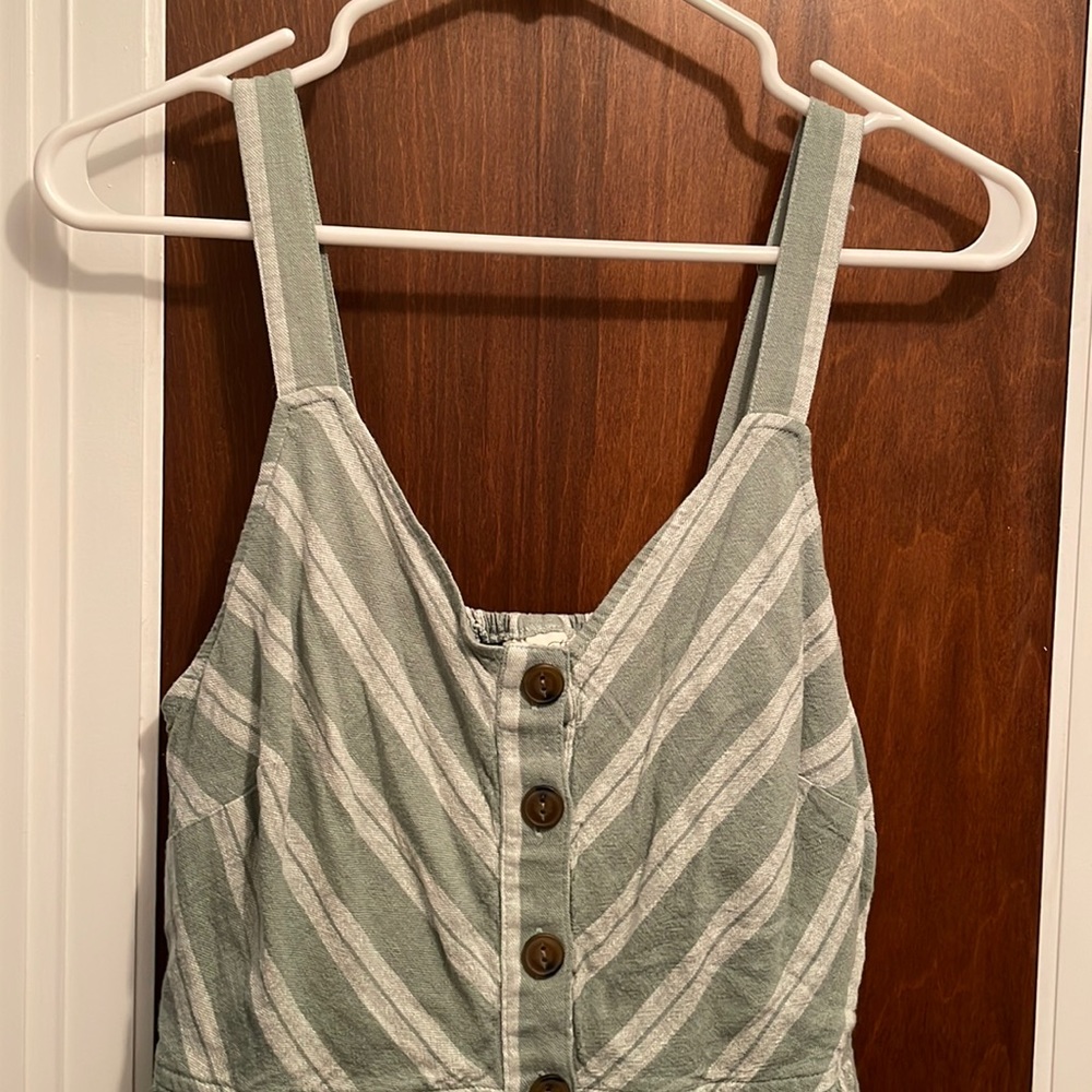 Universal Threads woman’s dress